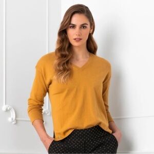 Womens Banana Republic V Neck Gold Yellow Pullover Sweater Small Luxe yarn